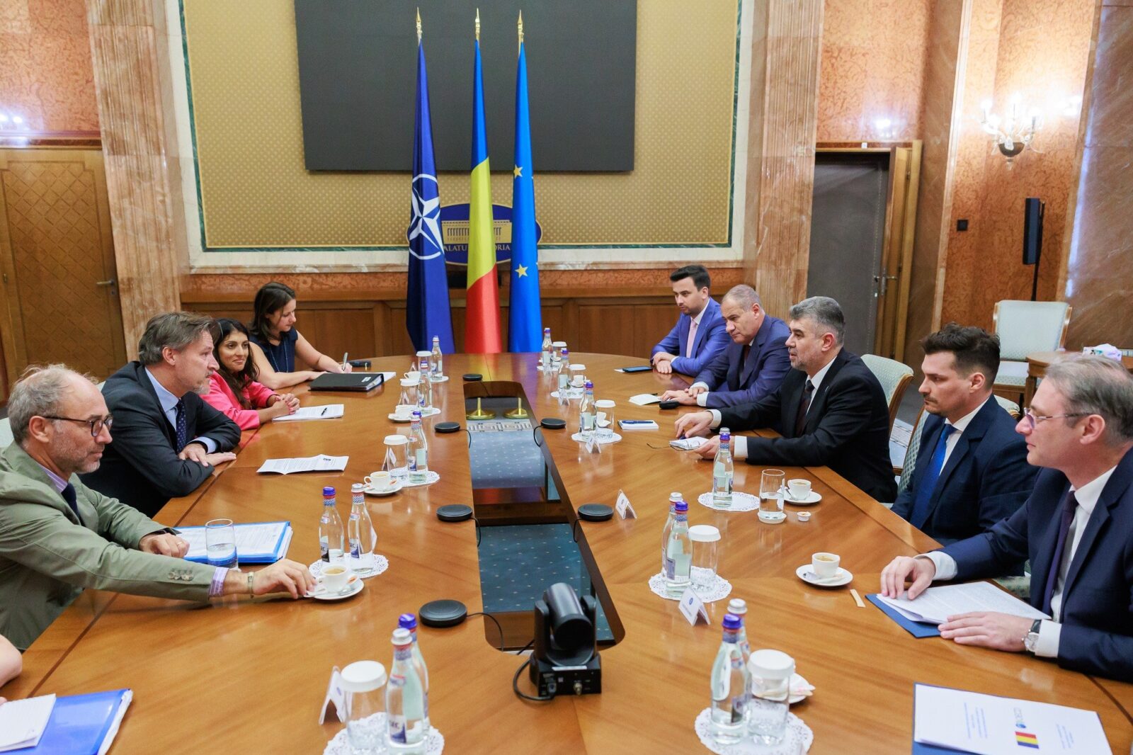 Ciolacu: „Aderarea la OCDE reprezintă o prioritate de prim rang”. Secretarul general adjunct al Organizației a promis sprijin pentru România Ciolacu: „Aderarea la OCDE reprezintă o prioritate de prim rang”. Secretarul general adjunct al Organizației a promis sprijin pentru România