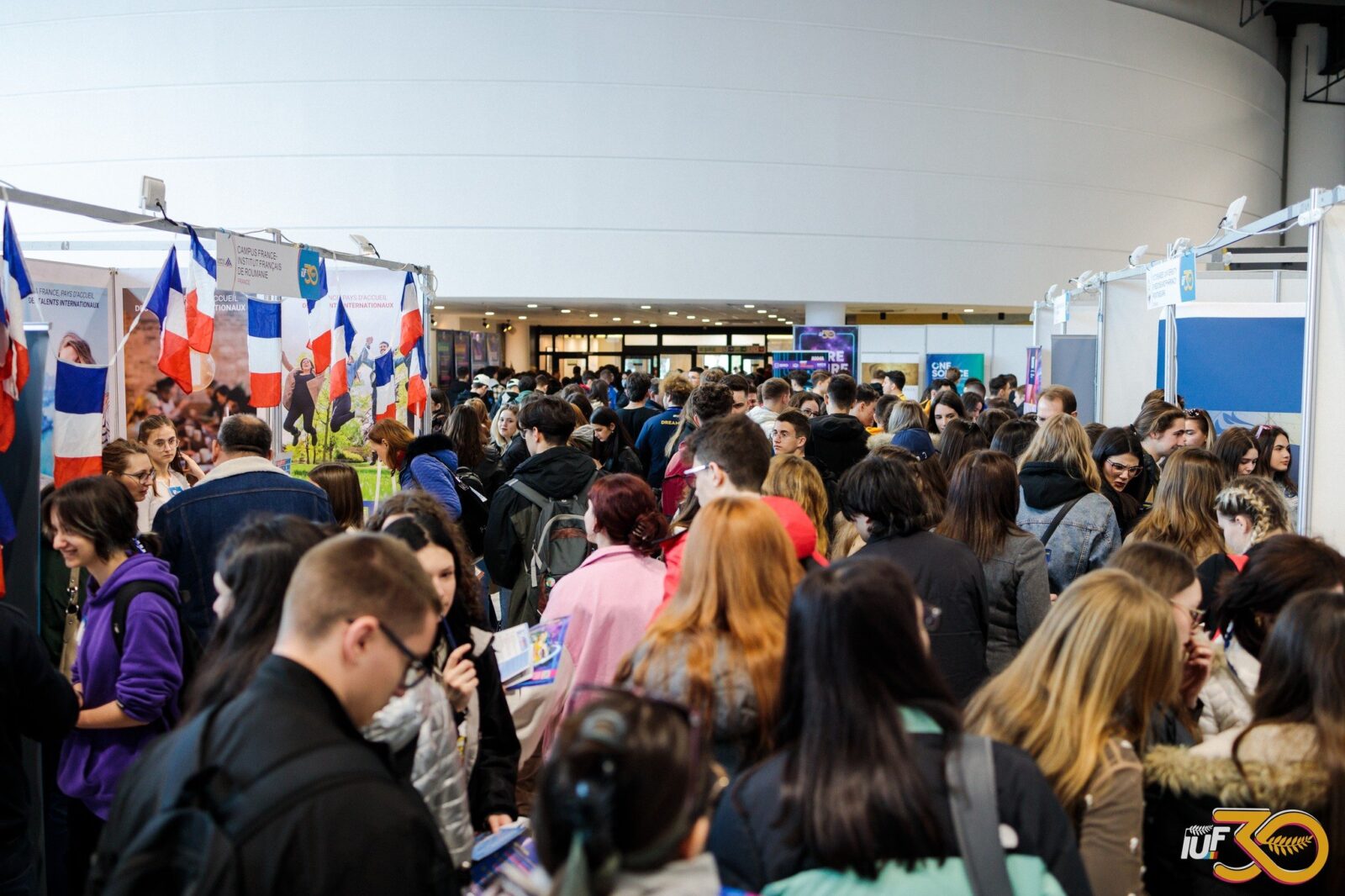 Universităţi din 12 ţări îşi vor prezenta oferta la The International University Fair, la Sala Palatului din București Universităţi din 12 ţări îşi vor prezenta oferta la The International University Fair, la Sala Palatului din București