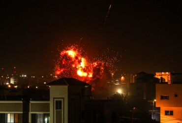 Armata israeliană lansează un atac în Gaza după violențele de la graniță