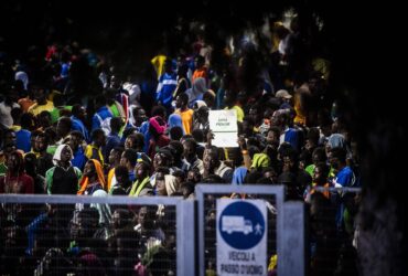 După „desantul” din Lampedusa, Franța se pregătește pentru un aflux de migranți la granița sa cu Italia