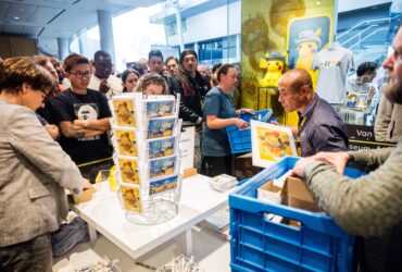 VIDEO Îmbrânceli la muzeul Van Gogh din Amsterdam pentru produse Pokemon inspirate de lucrările pictorului olandez