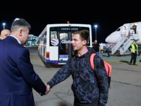 Primul pompier tratat în străinătate după exploziile de la Crevedia a revenit în ţară Primul pompier tratat în străinătate după exploziile de la Crevedia a revenit în ţară