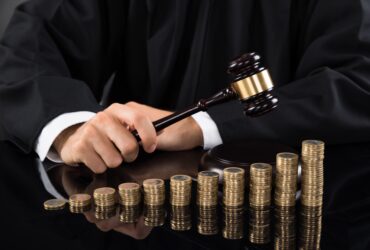 În ce condiții se pot pensiona magistrații din România, în comparație cu cei din alte țări UE