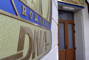 Prins în flagrant. Primarul din Mioveni, reținut de DNA