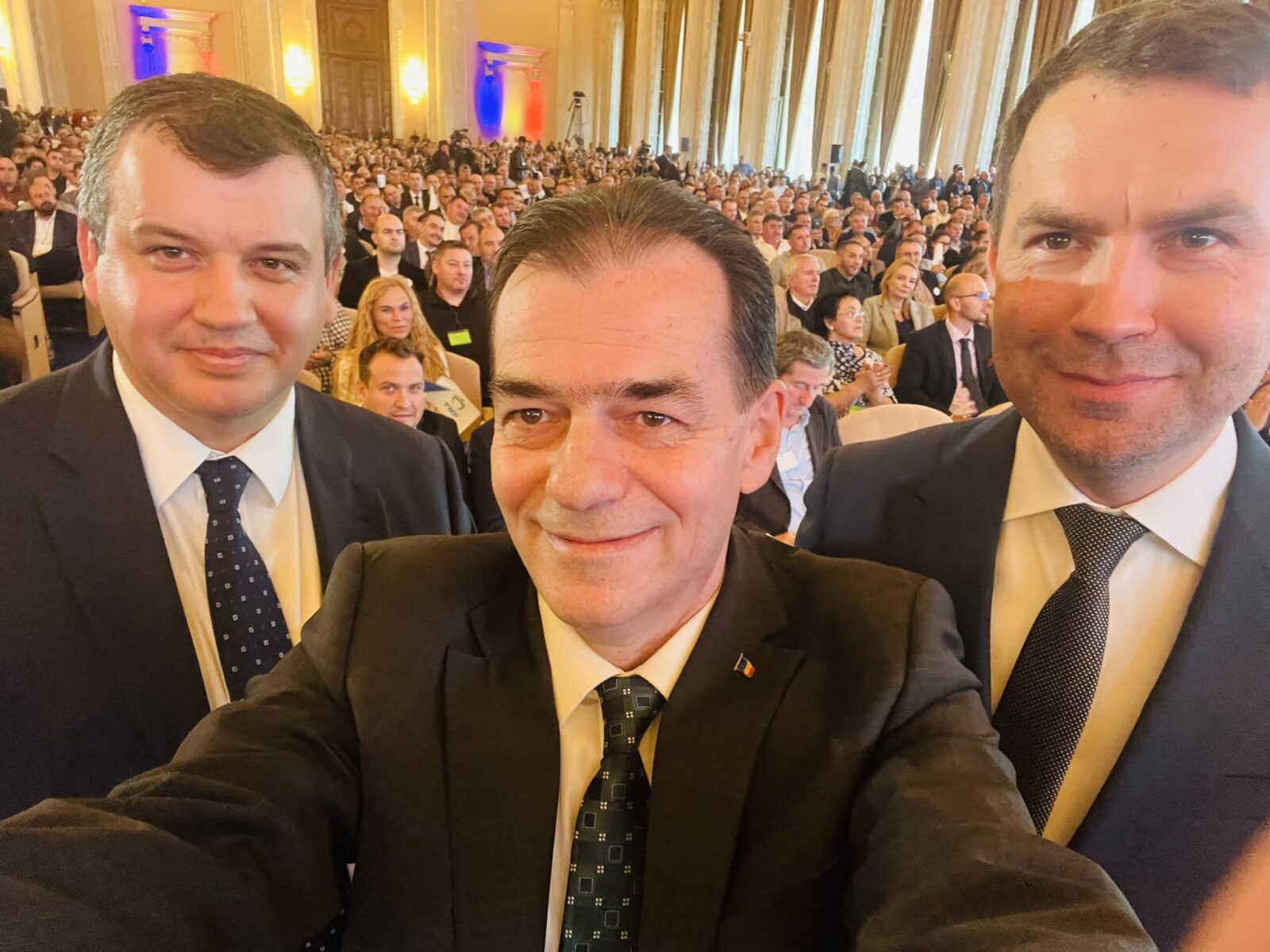 PMP a votat pentru o alianță politică cu USR şi Forţa Dreptei: Polul de dreapta, singura soluţie pentru România