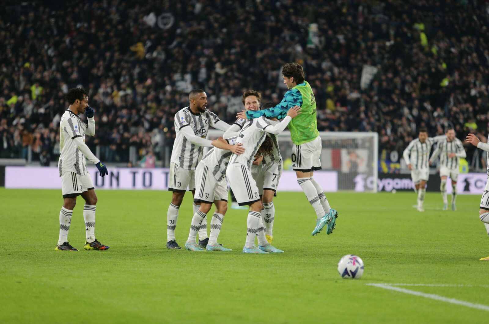 Serie A: AC Milan, învinsă la limită de Juventus în derbiul etapei Serie A: AC Milan, învinsă la limită de Juventus în derbiul etapei