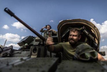 LIVE Război în Ucraina, ziua 592: Cel puțin 12 răniți după un atac rusesc în Herson / Rusia spune că a doborât două rachete deasupra Crimeei / Zelenski cere solidaritate cu Israelul