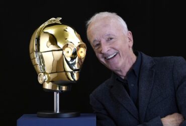 Capul lui C-3PO, costumul lui Leonardo DiCaprio din „Titanic” și biciul lui Indiana Jones vor fi scoase la vânzare într-o licitație eveniment