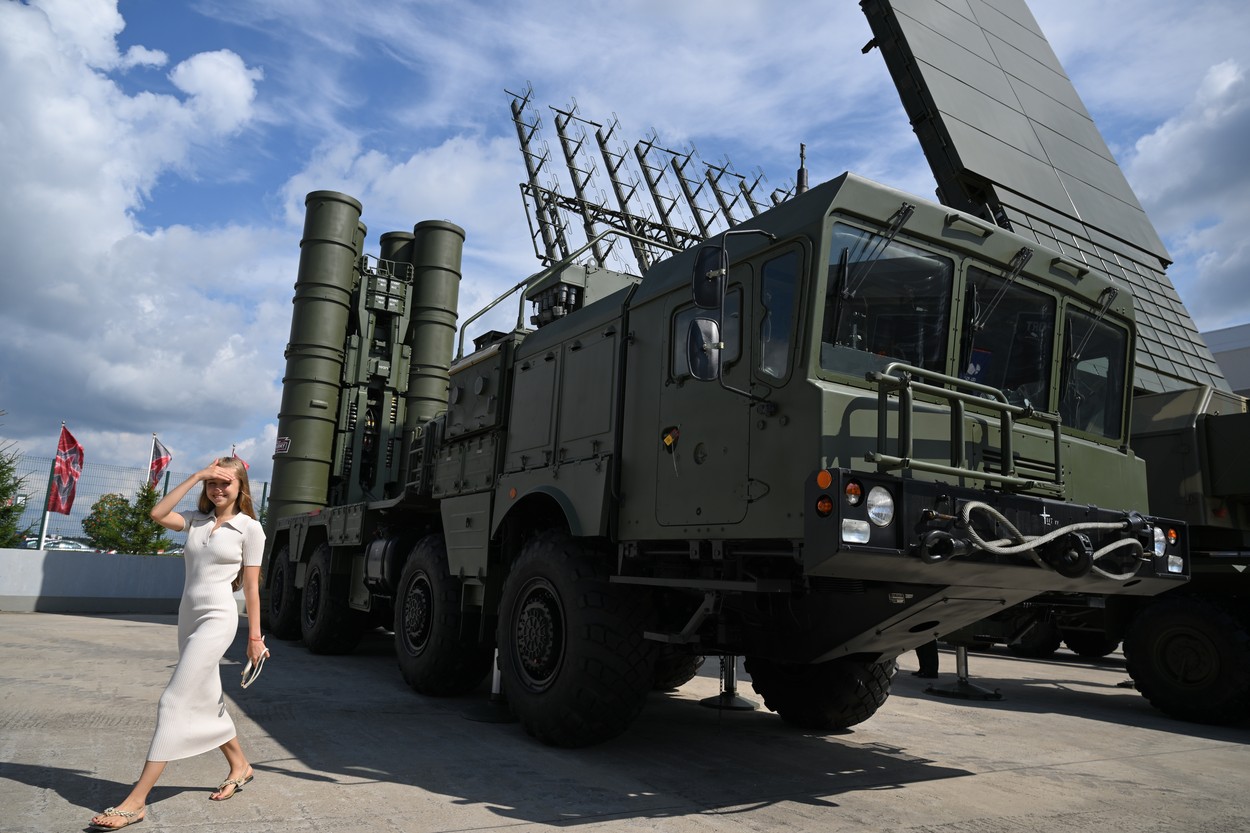 S-400 Triumf, cel mai avansat sistem rus de apărare antiaeriană, în valoare de peste un miliard de dolari, lovit de drone ucrainene lângă Belgorod – surse SBU