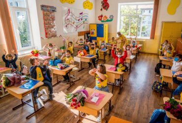 Ministerul Educației, acuzat de discriminare în cazul copiilor de sub șapte ani. De la ce a pornit scandalul