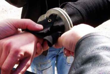 Un sexagenar și-a bătut și violat mama Un sexagenar și-a bătut și violat mama