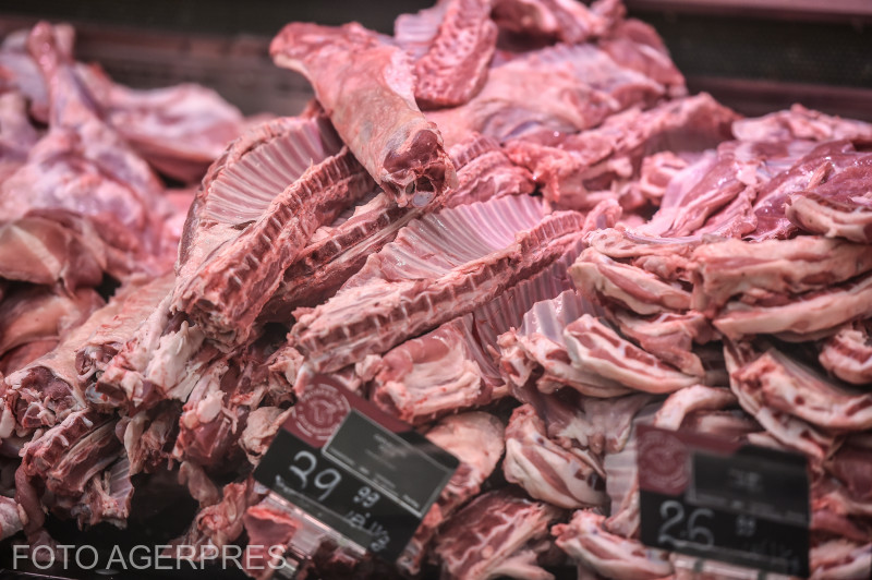 Doar 10% din carnea de porc din magazine este de proveniență locală / Măcelăriile mici au un rol semnificativ negativ în răspândirea pestei porcine (studiu)