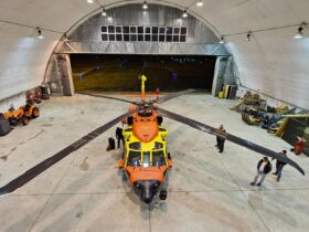 FOTO Primul elicopter BlackHawk pentru SMURD a aterizat la baza MAI. Alte șase aeronave vor ajunge în România până la sfârșitul anului