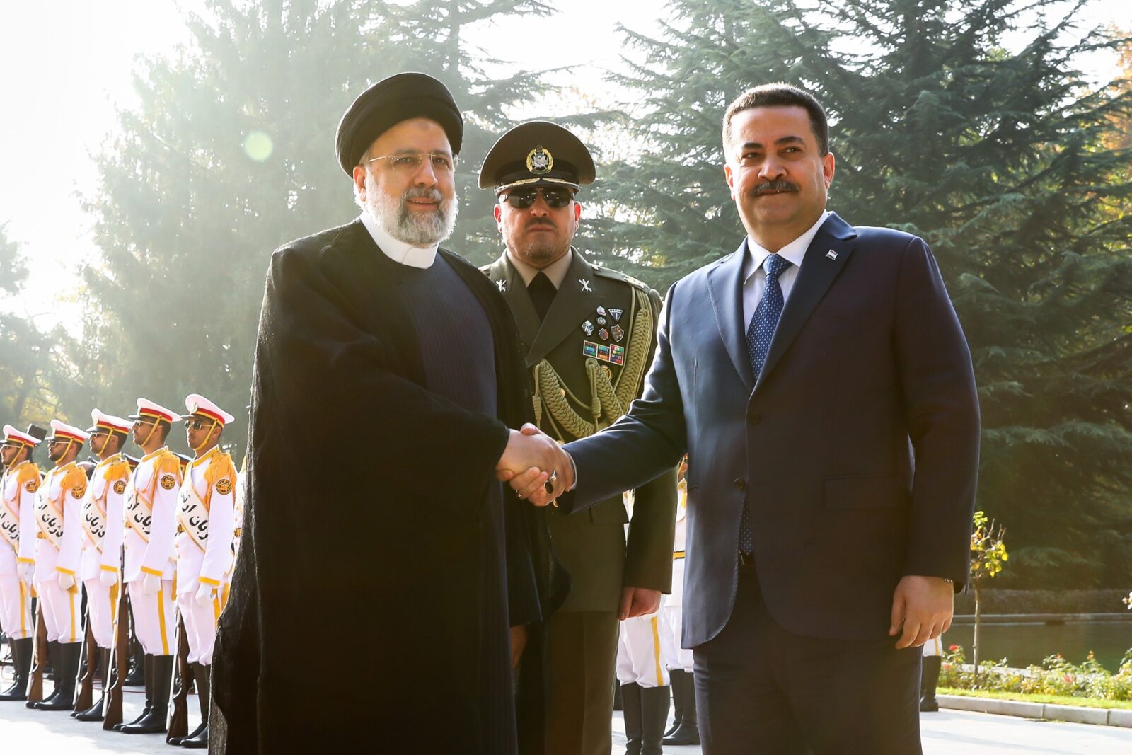 Irakul acuză Statele Unite că i-a încălcat „flagrant” suveranitatea după ultimele lovituri la sud de Bagdad Irakul acuză Statele Unite că i-a încălcat „flagrant” suveranitatea după ultimele lovituri la sud de Bagdad