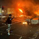 Revolte violente la Dublin după 3 copii au fost înjunghiați / Ciocniri între poliție și protestatarii anti-imigranți