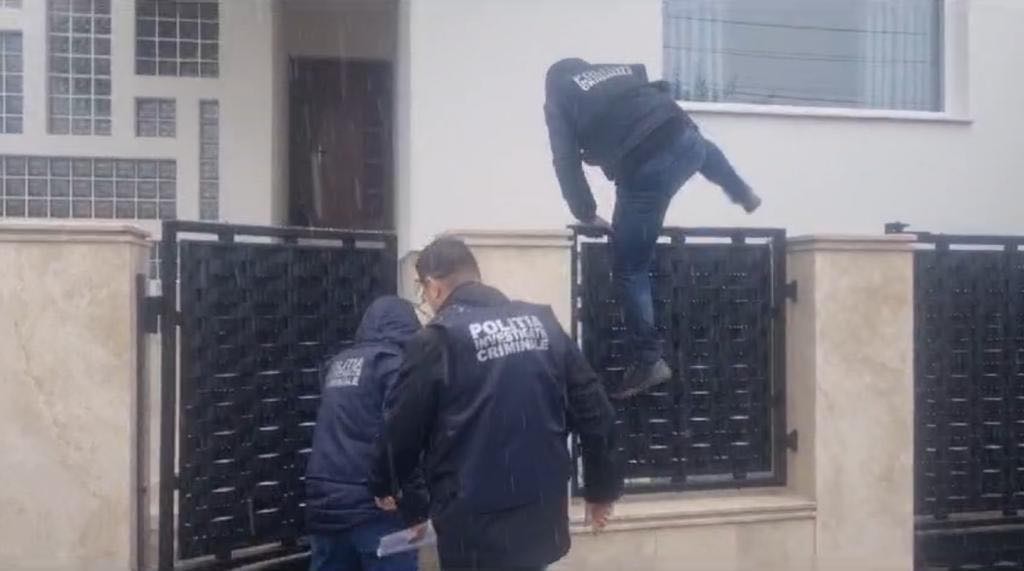 Primarul Cherecheș, căutat de polițiști Primarul Cherecheș, căutat de polițiști