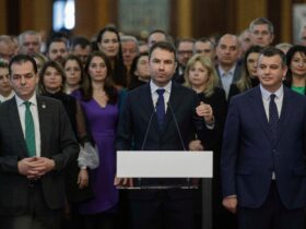 Culisele constituirii Alianței Dreapta Unită