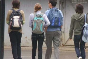 Este oficial! Profesorii care hărțuiesc sexual elevii sau studenții riscă 4 ani de închisoare. Reacția părinților
