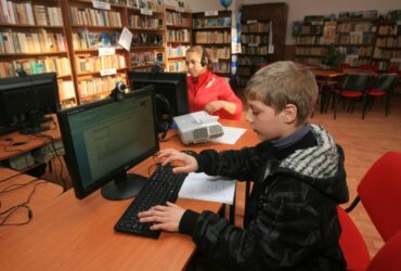 Elevii români, campioni la analfabetism digital