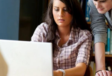 Site-urile care vând referate pentru elevi și studenți vor fi închise