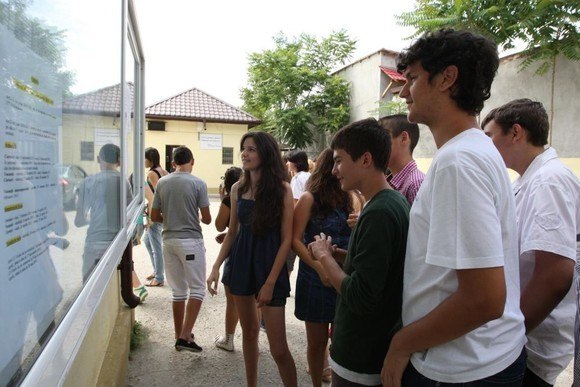 De ce nu mai susțin elevii Evaluarea Națională. „Directorii intervievați admit că neparticiparea ridică media școlii”