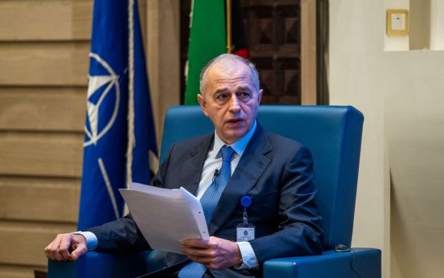 Scenariu nou lansat de Dîncu legat de candidatura lui Geoană. Rareș Bogdan: Exclus. E un scenariu tip bombiță Scenariu nou lansat de Dîncu legat de candidatura lui Geoană. Rareș Bogdan: Exclus. E un scenariu tip bombiță