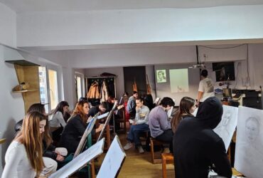 Roboții și simulatoarele, viitoarele atracții din școli. „Sunt din ce în ce mai puțini profesori reticenți”