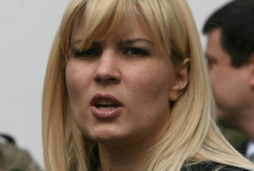 O graţiază pe Elena Udrea?