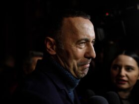 Cine l-ar putea înlocui pe Iulian Dumitrescu în funcția de conducere din PNL