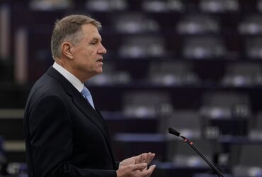 Falimentul Euroins, subiect de interpelare la vizita lui Klaus Iohannis în Parlamentul European