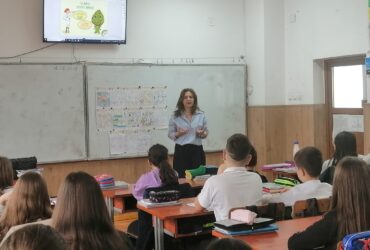 Copii învățați la școală cum să mănânce sănătos. „Nu mergem să slăbim elevii, ci să arătăm sursele corecte de nutrienți”