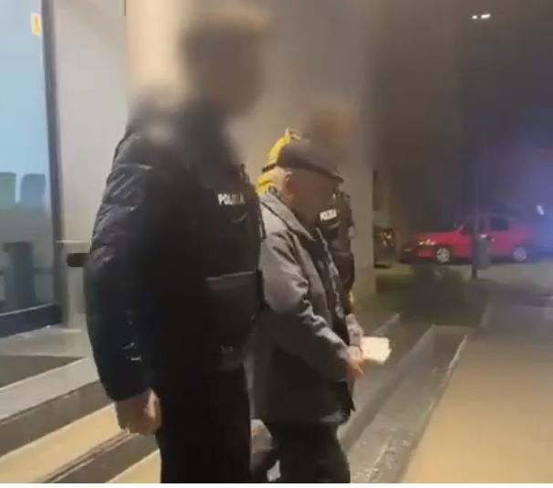 Profesor reținut după ce a agresat sexual o elevă la meditații Profesor reținut după ce a agresat sexual o elevă la meditații