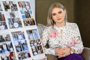Profesoara care predă franceza cu benzi desenate. Elevii ei creează scurtmetraje în limba lui Voltaire