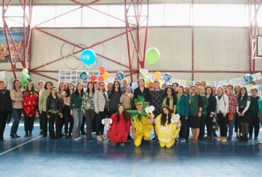 De trei generații, elevi din ciclul primar participă la mișcarea națională „Și eu trăiesc sănătos!” – SETS