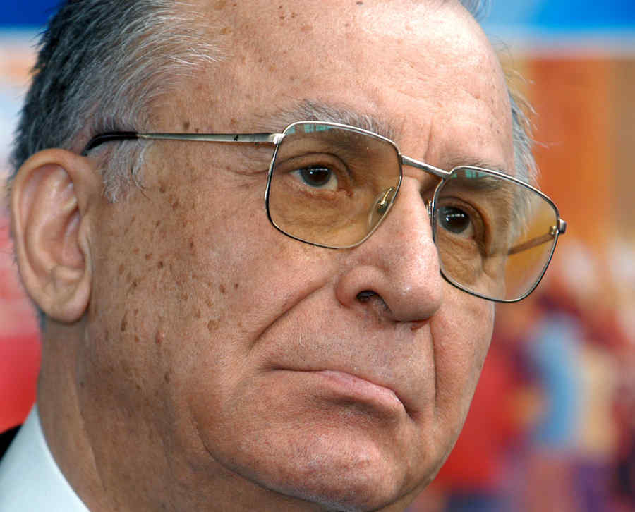 Ion Iliescu a refuzat să dea declaraţii Ion Iliescu a refuzat să dea declaraţii