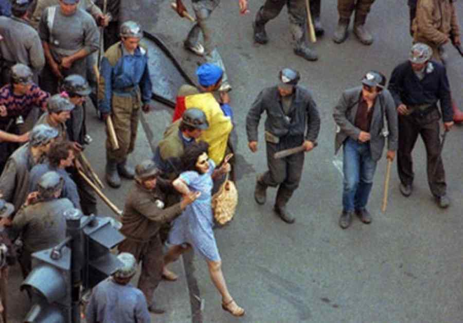 Filmul Mineriadei, refăcut de procurori: Primii acuzați