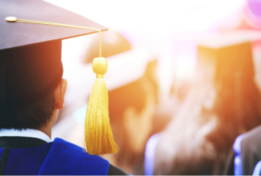 Tinerii români își doresc să învețe mai mult decât ce le oferă școala sau facultatea
