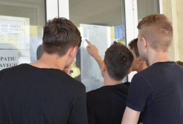 Rezultate finale la Evaluarea Naţională. După contestaţii, peste 9.000 de elevi au obţinut note mai mici, dar au fost şi nouă medii de 10 în plus