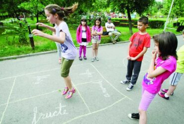 Cu cât este mai scurtă vacanța aceasta de vară. Calendarul anului școlar 2024-2025