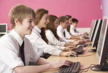 Bacalaureat 2024, sesiunea de toamnă. Azi are loc proba de competențe digitale. Structura subiectelor