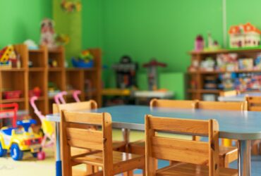 Creșele și grădinițele private din România caută angajate din Asia. Cât câștigă o educatoare româncă față de una din Indonezia