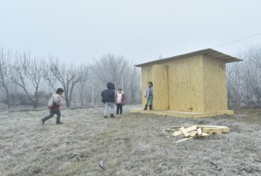 Ce-au făcut școlile cu banii primiți pentru renovarea latrinelor din curte. Director: „Avem toalete de secol XXI”