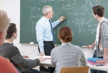 Ministerul Educației, clarificări după creșterea normei didactice: 98,6% dintre profesorii titulari rămân la aceleași școli