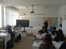 De la școli cu wc-uri în fundul curții la educație science-fiction. Transformare ireală în unul dintre cele mai sărace județe din România