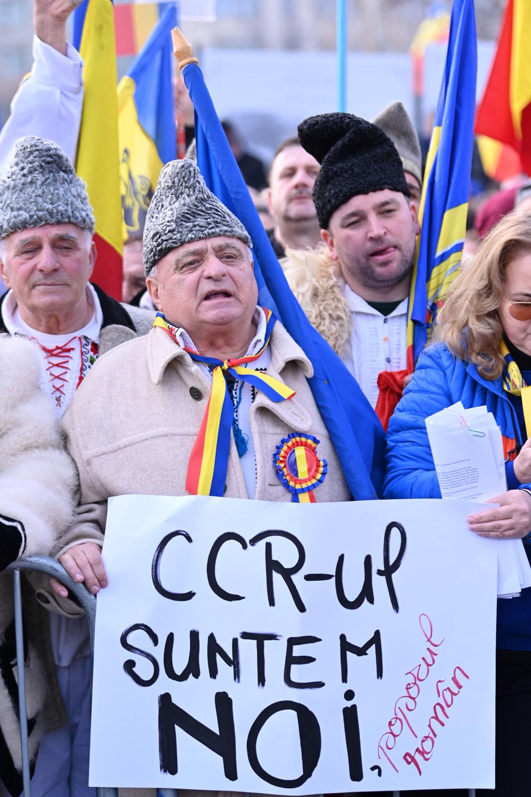 Cu protestatarii la poartă, Curtea Constituțională a înregistrat cererea lui Georgescu