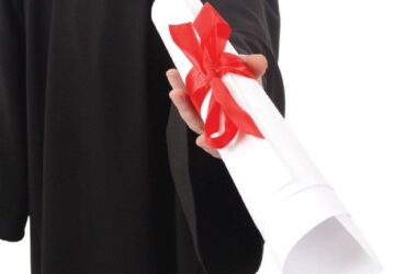 “Doctori” străini cu diplome false din România