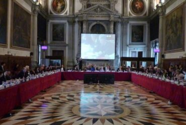 A venit și al II-lea raport al Comisiei de la Veneția