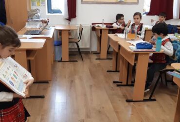 Ce învață copiii în clasa pregătitoare. Ce materii au, care este orarul și în ce constă programa școlară