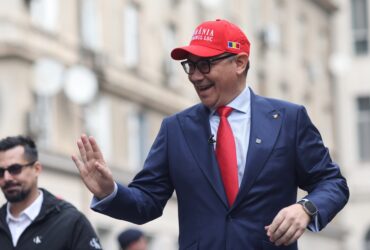 Victor Ponta îi compară pe emisarii lui Ciolacu în SUA cu personajele din Miami Beach. „Când ești prim-ministru n-ai nevoie să-ți pună cineva pile”