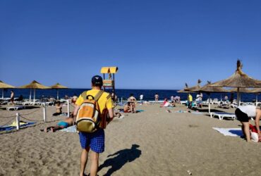 Profesorii, nemulțumiți de neplata sumelor restante și valoarea voucherelor de vacanță. „Ajung de benzină?”